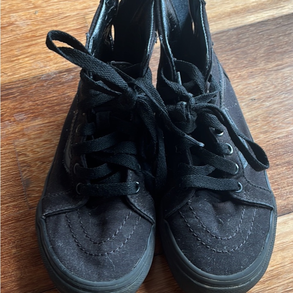 Black vans sk8 hi